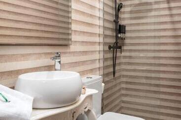 Suite 1907 Aviles