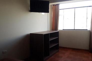هاستل Cálido Hostal