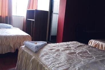 هاستل Cálido Hostal