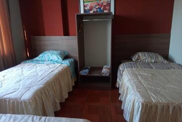 هاستل Cálido Hostal
