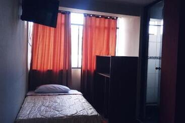 هاستل Cálido Hostal