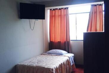 هاستل Cálido Hostal