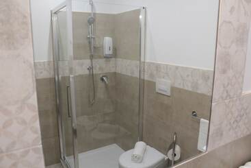 تختخواب و صبحانه A Casa Ventotto