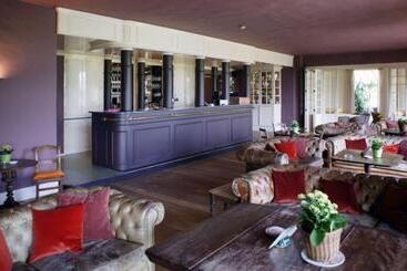 هتل Bossenstein Golf & Polo Club