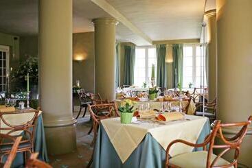 هتل Bossenstein Golf & Polo Club