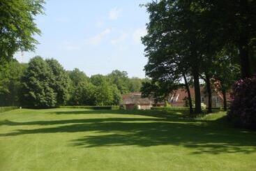 هتل Bossenstein Golf & Polo Club