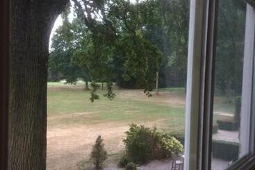 هتل Bossenstein Golf & Polo Club