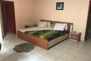 Meadway Luxury Hotels