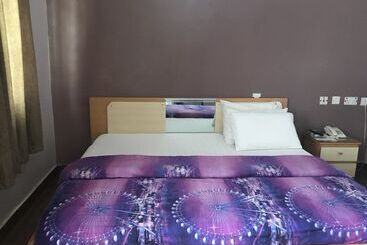 Meadway Luxury Hotels