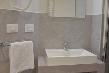 تختخواب و صبحانه Dimora Dell Arte   Foresteria Lombarda Smart Rent