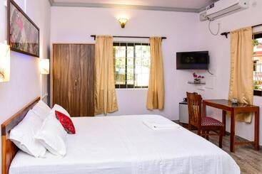 تختخواب و صبحانه Laligurasvilla Beachside Escape 100m To Beach