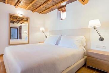 هتل Agroturismo Can Toni Xumeu Adults Only