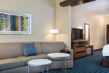 هتل Fairfield Inn & Suites By Marriott Dayton