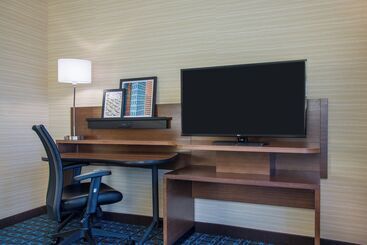 هتل Fairfield Inn & Suites By Marriott Dayton
