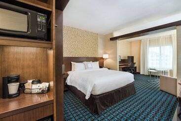 هتل Fairfield Inn & Suites By Marriott Dayton