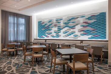 هتل Fairfield Inn & Suites By Marriott Dayton
