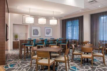 هتل Fairfield Inn & Suites By Marriott Dayton