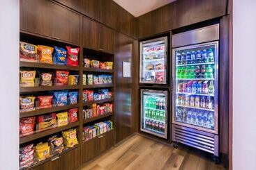 هتل Fairfield Inn & Suites By Marriott Dayton