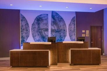 هتل Fairfield Inn & Suites By Marriott Dayton
