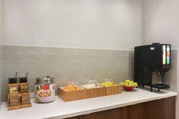 هتل Fairfield Inn & Suites By Marriott Dayton