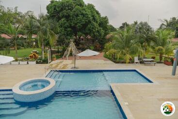 هتل Finca Naranjal