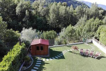 تختخواب و صبحانه Eden