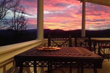 مبيت وإفطار Skyline Vineyard Inn