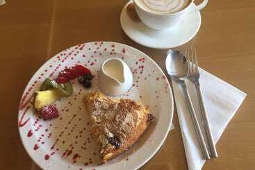 تختخواب و صبحانه Stephensons Tea And Coffee House