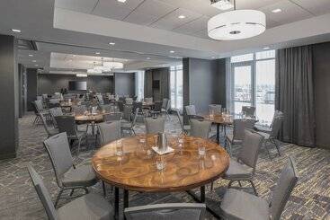 هتل Courtyard By Marriott Halifax Dartmouth