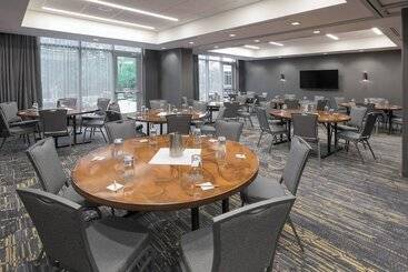 هتل Courtyard By Marriott Halifax Dartmouth