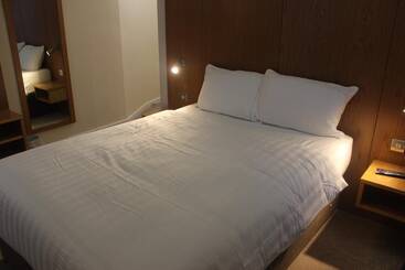 Corona Hotel Rotherham Sheffield Meadowhall