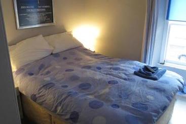 پانسیون Esk Guest House
