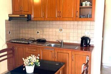 Apartments Athina Orikum