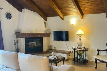 Apartments Athina Orikum