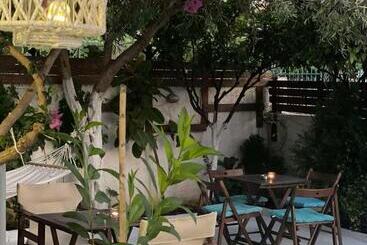 Apartments Athina Orikum