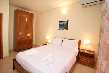 Apartments Athina Orikum