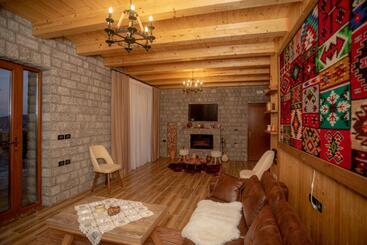 هتل Grandpa S House