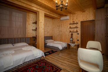 هتل Grandpa S House