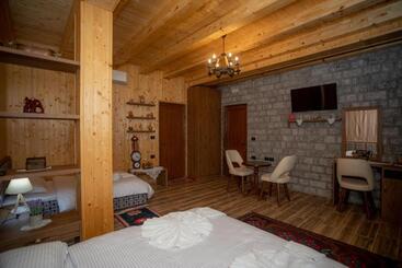 هتل Grandpa S House