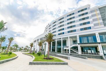 Navy Hotel Cam Ranh