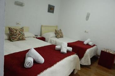 پانسیون Hostal El Rincon De Carlota