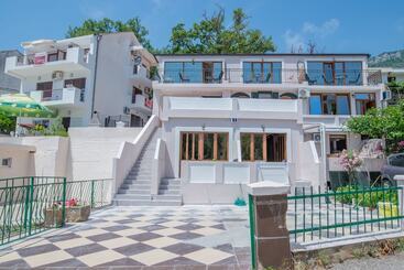 پانسیون Jovan Apartments