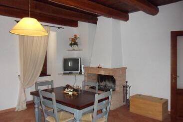 هتل Agriturismo Il Poggiolo