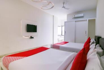 هتل Capital O 15635 Elite Rooms & Banquet