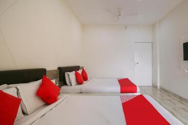 هتل Capital O 15635 Elite Rooms & Banquet