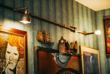 هتل Divna Pani Luxury Gallery Rooms
