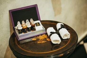 هتل Divna Pani Luxury Gallery Rooms