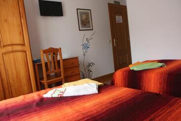 پانسیون Hostal La Plaza
