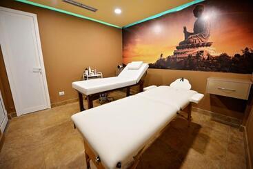 استراحتگاه Luani A Spa & Wellness Center