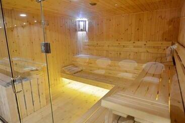 استراحتگاه Luani A Spa & Wellness Center